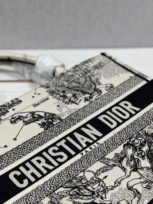 1:1 Replica Christian Dior Medium Dior Book Tote Bag, Black/White, For Women Women’s Handbags, Shoulder Bags, 36cm CD M1296ZRHZ_M941