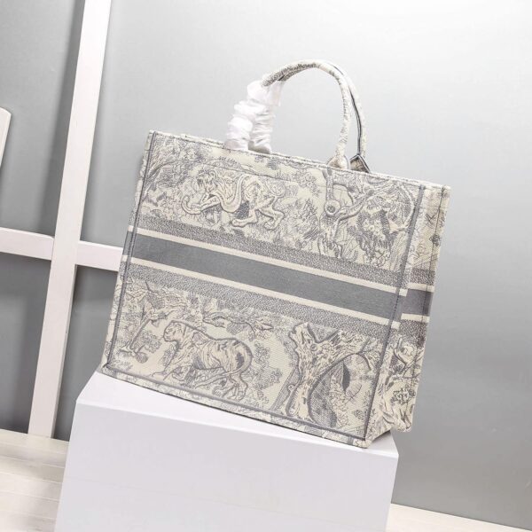 1:1 Replica Christian Dior Medium Dior Book Tote Bag By Maria Grazia Chiuri Grey For Women 14in/36cm CD M1296ZTDT_M932