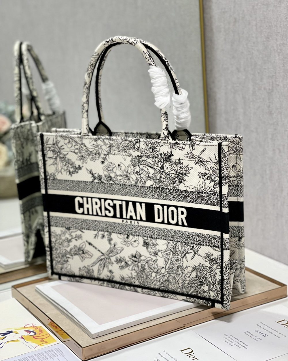 1:1 Replica Christian Dior Medium Dior Book Tote Blue Toile de Jouy Flowers Embroidery, Blue/White, For Women Women’s Handbags, Shoulder Bags, 36cm CD