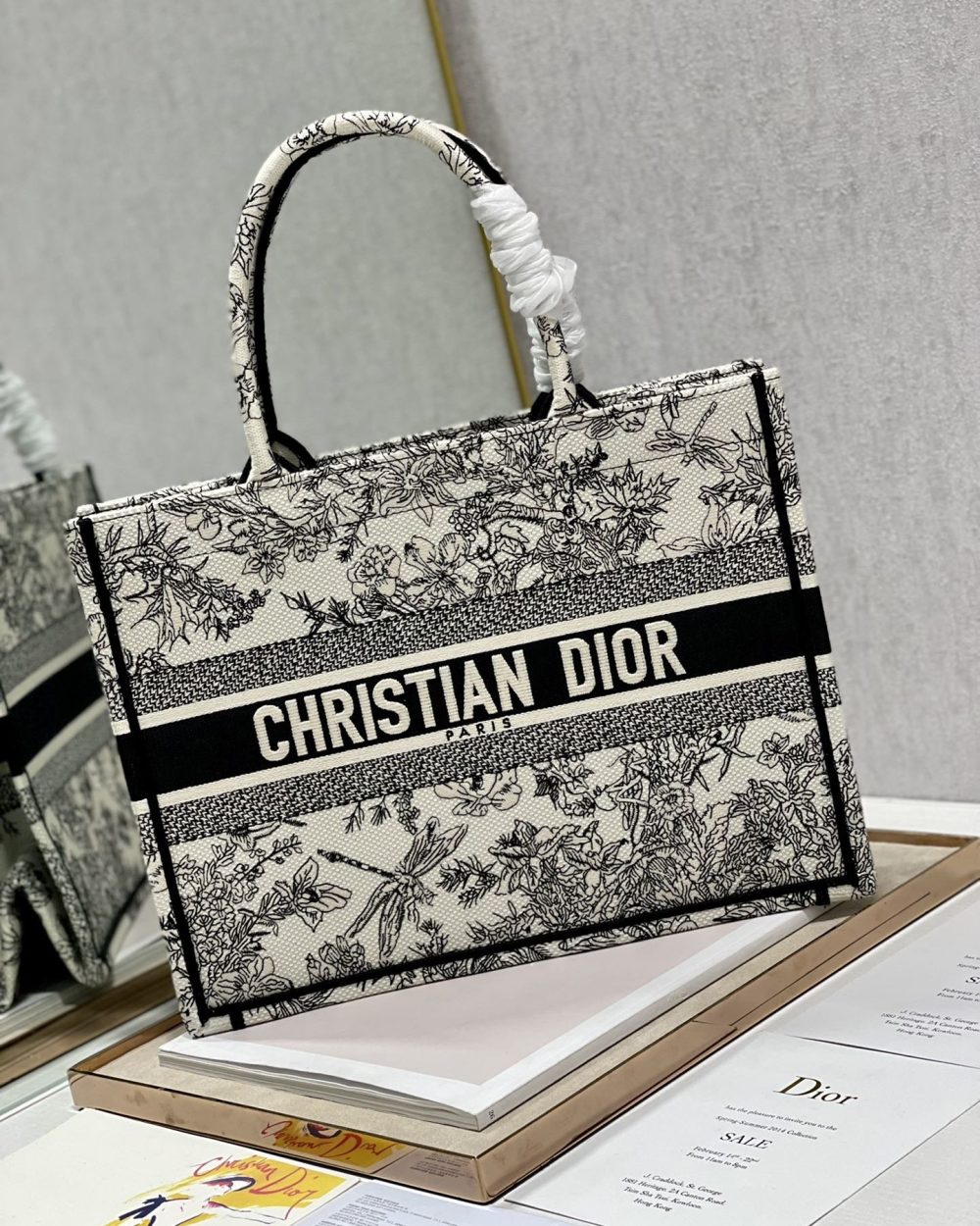 1:1 Replica Christian Dior Medium Dior Book Tote Blue Toile de Jouy Flowers Embroidery, Blue/White, For Women Women’s Handbags, Shoulder Bags, 36cm CD