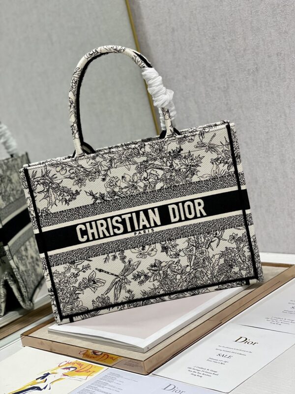1:1 Replica Christian Dior Medium Dior Book Tote Blue Toile de Jouy Flowers Embroidery, Blue/White, For Women Women’s Handbags, Shoulder Bags, 36cm CD
