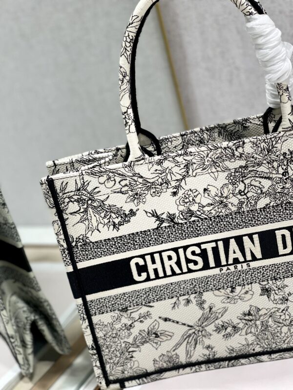 1:1 Replica Christian Dior Medium Dior Book Tote Blue Toile de Jouy Flowers Embroidery, Blue/White, For Women Women’s Handbags, Shoulder Bags, 36cm CD