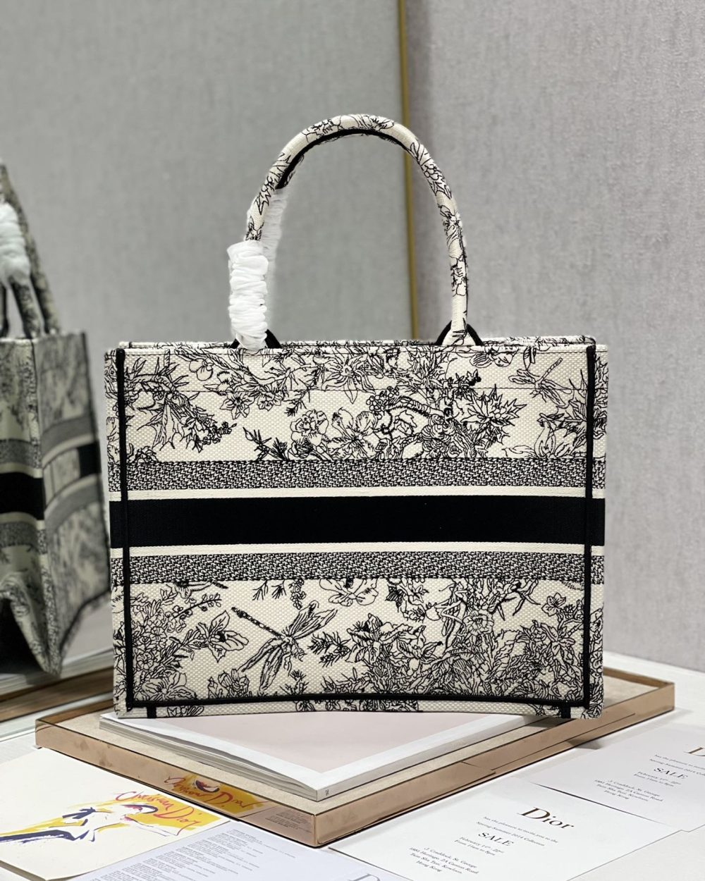 1:1 Replica Christian Dior Medium Dior Book Tote Blue Toile de Jouy Flowers Embroidery, Blue/White, For Women Women’s Handbags, Shoulder Bags, 36cm CD