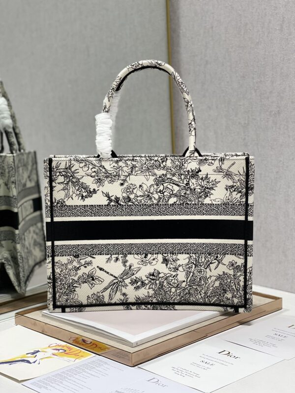 1:1 Replica Christian Dior Medium Dior Book Tote Blue Toile de Jouy Flowers Embroidery, Blue/White, For Women Women’s Handbags, Shoulder Bags, 36cm CD
