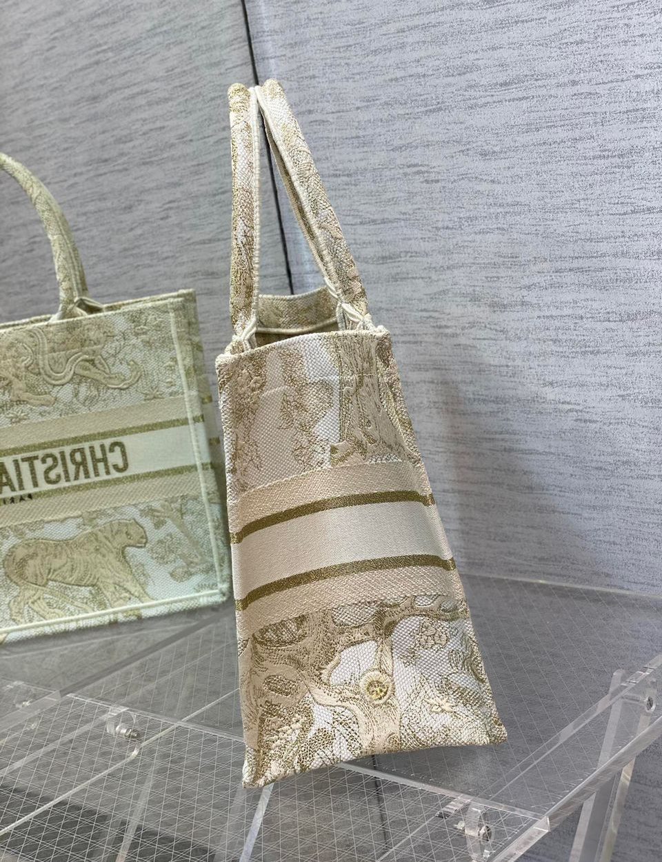 1:1 Replica Christian Dior Medium Dior Book Tote Gold-Tone Toile de Jouy Embroidery, Gold, For Women Women’s Handbags, 36cm CD M1296ZTQO_M01E