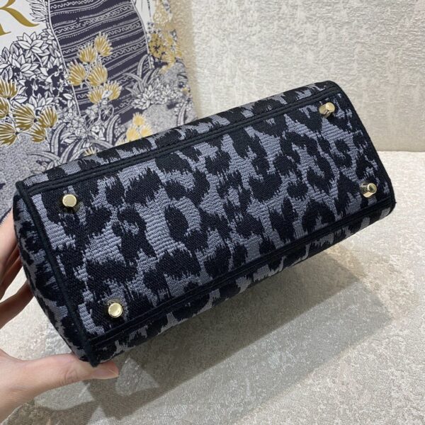 1:1 Replica Christian Dior Medium Dior Lady D-Lite Bag Blue and Black Mizza Embroidery, Blue and Black, For Women Women's Handbags, Crossbody Bags, 24cm CD M0565ORHM_M962