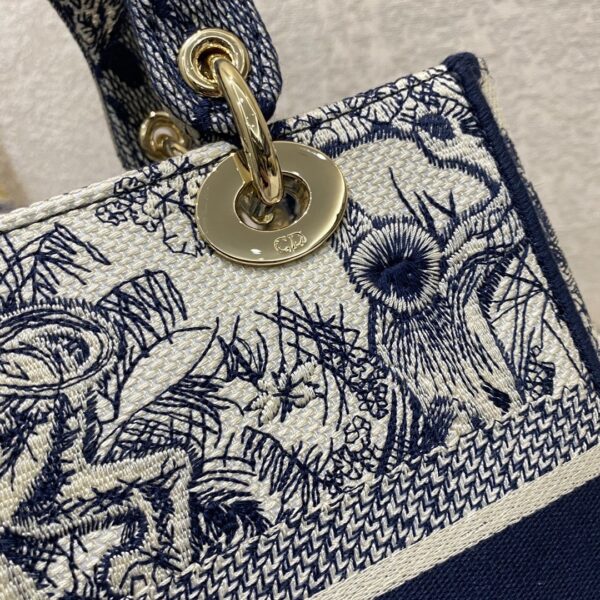 1:1 Replica Christian Dior Medium Lady D-Lite Bag Blue Toile de Jouy Reverse Embroidery, Blue, For Women Women's Handbags, Crossbody Bags, 24cm CD M0565ORGO_M928