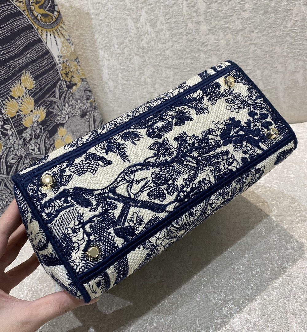 1:1 Replica Christian Dior Medium Lady D-Lite Bag Blue Toile de Jouy Reverse Embroidery, Blue, For Women Women's Handbags, Crossbody Bags, 24cm CD M0565ORGO_M928
