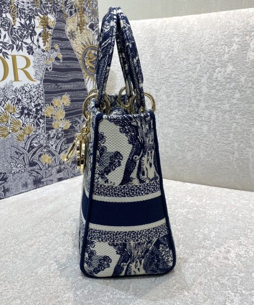 1:1 Replica Christian Dior Medium Lady D-Lite Bag Blue Toile de Jouy Reverse Embroidery, Blue, For Women Women's Handbags, Crossbody Bags, 24cm CD M0565ORGO_M928