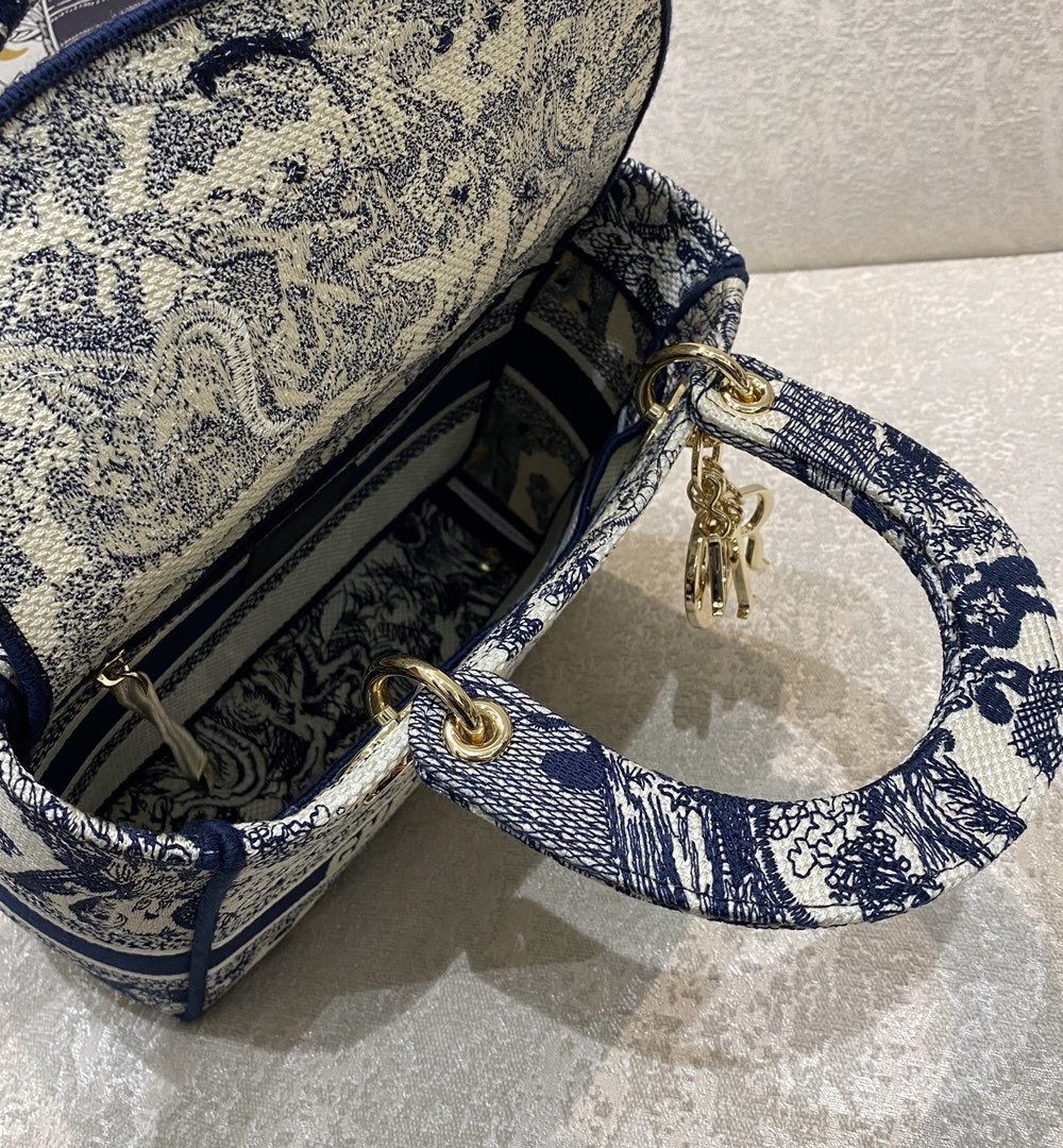 1:1 Replica Christian Dior Medium Lady D-Lite Bag Blue Toile de Jouy Reverse Embroidery, Blue, For Women Women's Handbags, Crossbody Bags, 24cm CD M0565ORGO_M928
