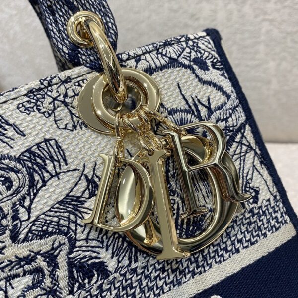 1:1 Replica Christian Dior Medium Lady D-Lite Bag Blue Toile de Jouy Reverse Embroidery, Blue, For Women Women's Handbags, Crossbody Bags, 24cm CD M0565ORGO_M928