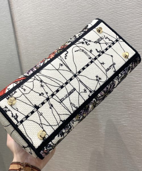 1:1 Replica Christian Dior Medium Lady D-Lite Bag Latte Multicolor Dior Constellation Embroidery, Latte, For Women Women's Handbags, Crossbody Bags, 24cm CD M0565ORHP_M941