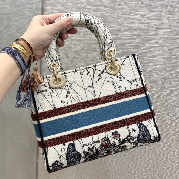 1:1 Replica Christian Dior Medium Lady D-Lite Bag Latte Multicolor Dior Constellation Embroidery, Latte, For Women Women's Handbags, Crossbody Bags, 24cm CD M0565ORHP_M941