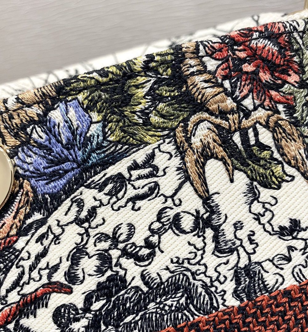 1:1 Replica Christian Dior Medium Lady D-Lite Bag Latte Multicolor Dior Constellation Embroidery, Latte, For Women Women's Handbags, Crossbody Bags, 24cm CD M0565ORHP_M941