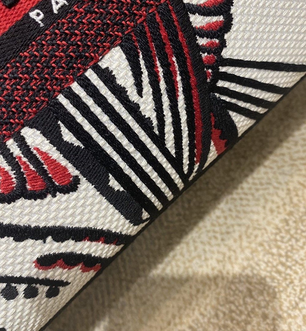 1:1 Replica Christian Dior Medium Lady D-Lite Bag Multicolor Cupidon Embroidery, Red/Latte, For Women Women's Handbags, 24cm CD M0565OTQG_M941