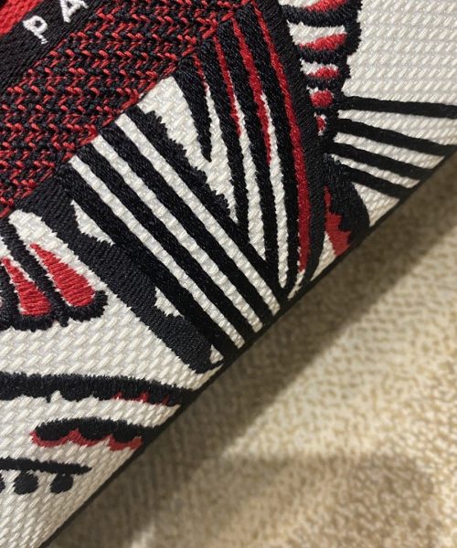 1:1 Replica Christian Dior Medium Lady D-Lite Bag Multicolor Cupidon Embroidery, Red/Latte, For Women Women's Handbags, 24cm CD M0565OTQG_M941