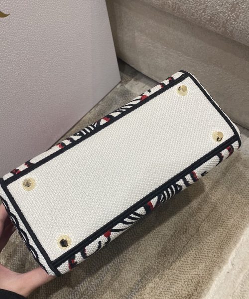 1:1 Replica Christian Dior Medium Lady D-Lite Bag Multicolor Cupidon Embroidery, Red/Latte, For Women Women's Handbags, 24cm CD M0565OTQG_M941