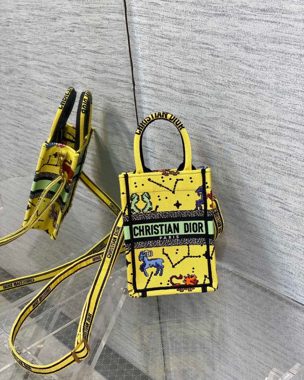 1:1 Replica Christian Dior Mimi Dior Book Tote Phone Bag White, For Women, Women’s Handbags 7in/18cm CD S5555CRTY_M941