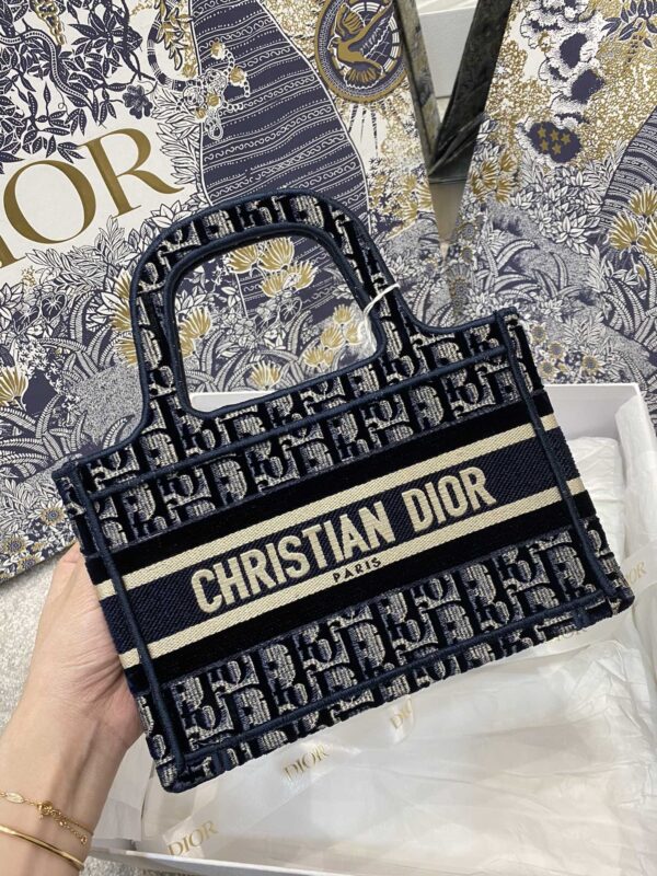 1:1 Replica Christian Dior Mini Dior Book Tote Blue Dior Oblique Embroidery, Blue/Black, For Women Women's Handbags, 9in/23cm CD S5475ZRIW_M928
