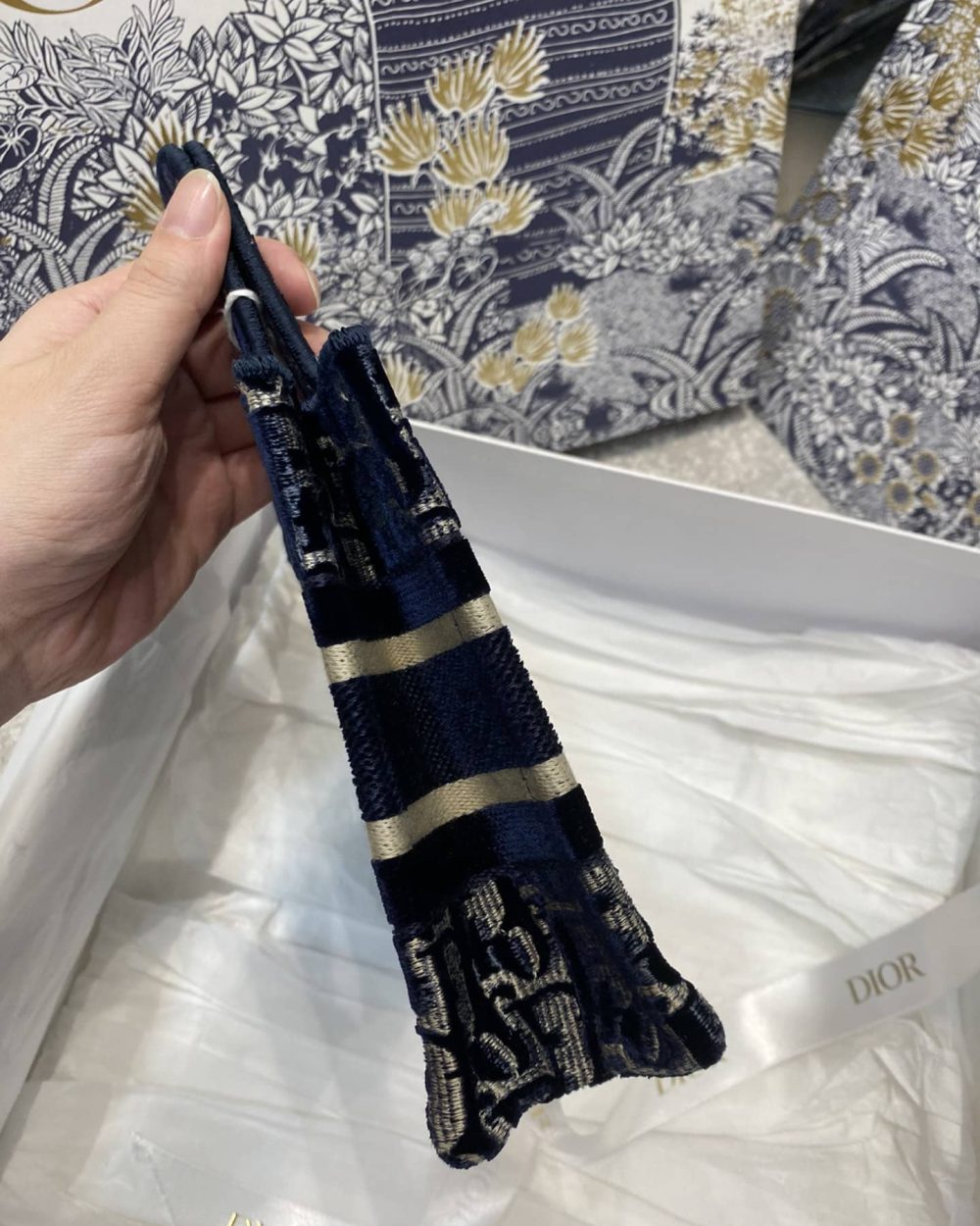 1:1 Replica Christian Dior Mini Dior Book Tote Blue Dior Oblique Embroidery, Blue/Black, For Women Women's Handbags, 9in/23cm CD S5475ZRIW_M928