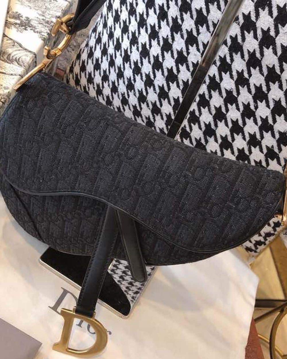 1:1 Replica Christian Dior Saddle Bag Black Oblique Embroidered Canvas Gold Toned Hardware For Women 25cm/10in CD