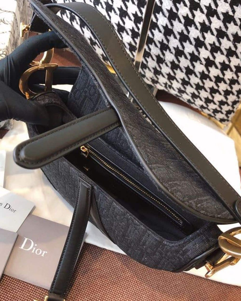 1:1 Replica Christian Dior Saddle Bag Black Oblique Embroidered Canvas Gold Toned Hardware For Women 25cm/10in CD