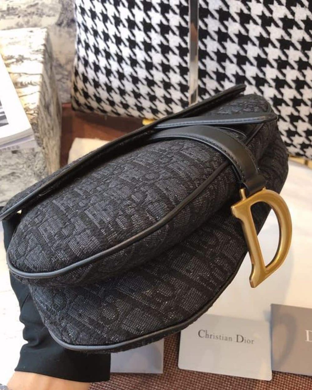 1:1 Replica Christian Dior Saddle Bag Black Oblique Embroidered Canvas Gold Toned Hardware For Women 25cm/10in CD