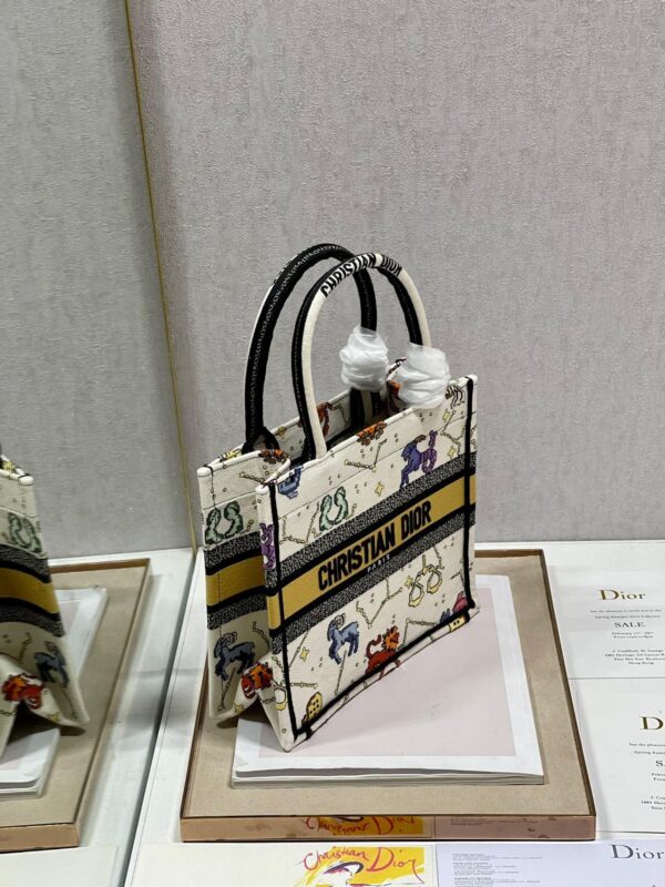 1:1 Replica Christian Dior Small Dior Book Tote white, For Women, Women’s Handbags 26.5cm/10.5in CD M1265ZRTY_M941