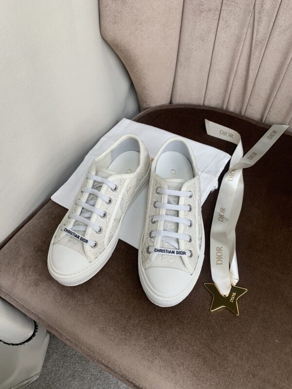 Christian Dior Women's Walk'n'Dior Sneaker White For Women CD KCK353MCM_S03W