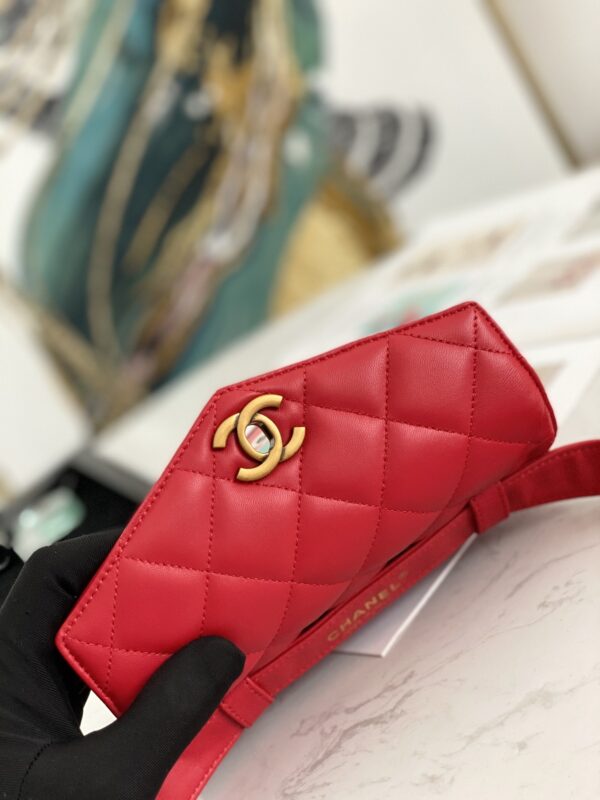 CO-CO Chanel Belt Bag 18cm