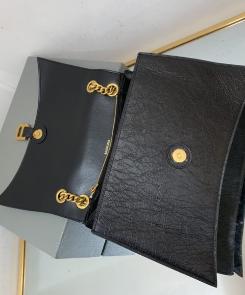 Crush Medium Chain Bag In Black For Women 12in/ 31cm