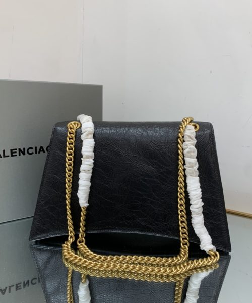 Crush Medium Chain Bag In Black For Women 12in/ 31cm