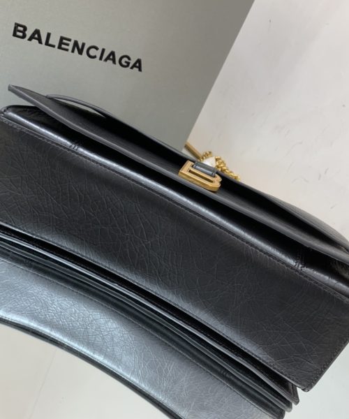 Crush Medium Chain Bag In Black For Women 12in/ 31cm