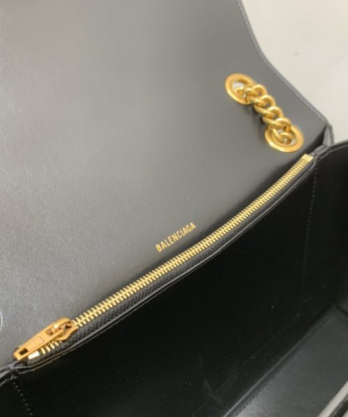 Crush Medium Chain Bag In Black For Women 12in/ 31cm