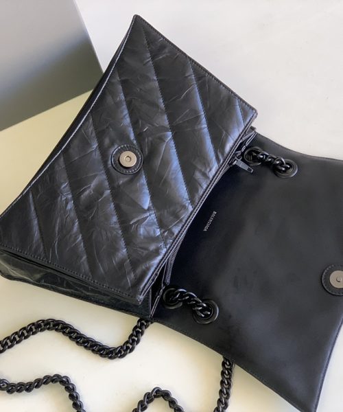 Crush Medium Chain Bag Quilted In Black For Women 12.2in/31cm 716393210IY1000