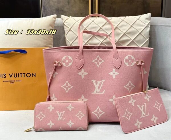 replica-louis-vuitton-set