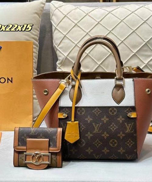 DBS-LC441 - Fold Tote PM Handbag Deal