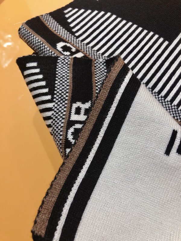 Dior Dioralps Reversible White/Black Wool and Cashmere Scarf 200cm/79in 