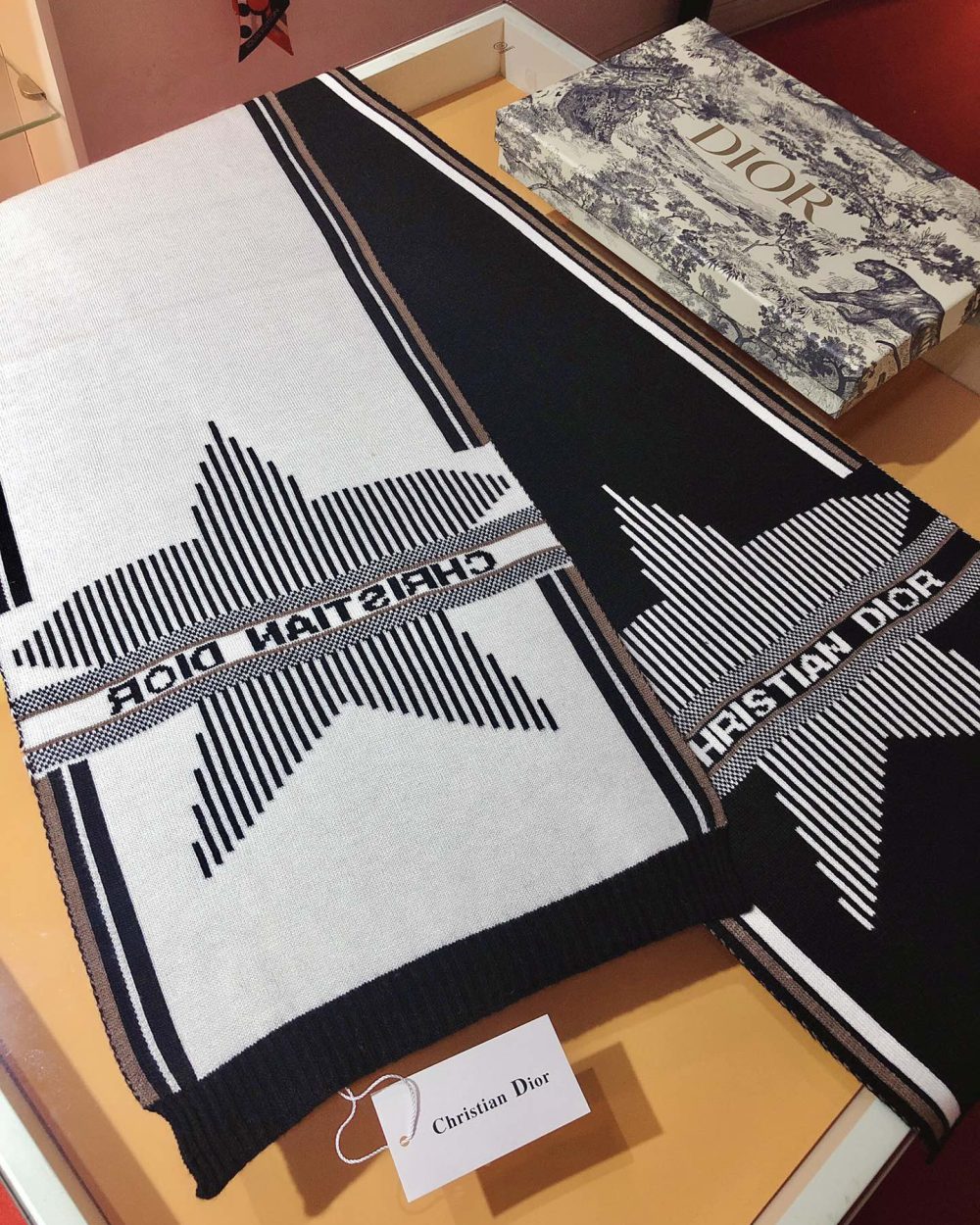 Dior Dioralps Reversible White/Black Wool and Cashmere Scarf 200cm/79in 