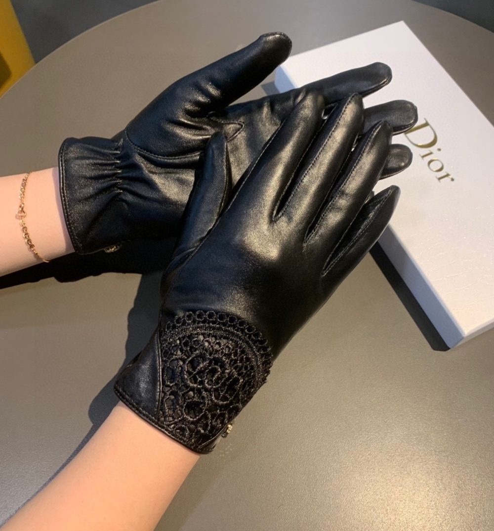 Dior Gloves In Black