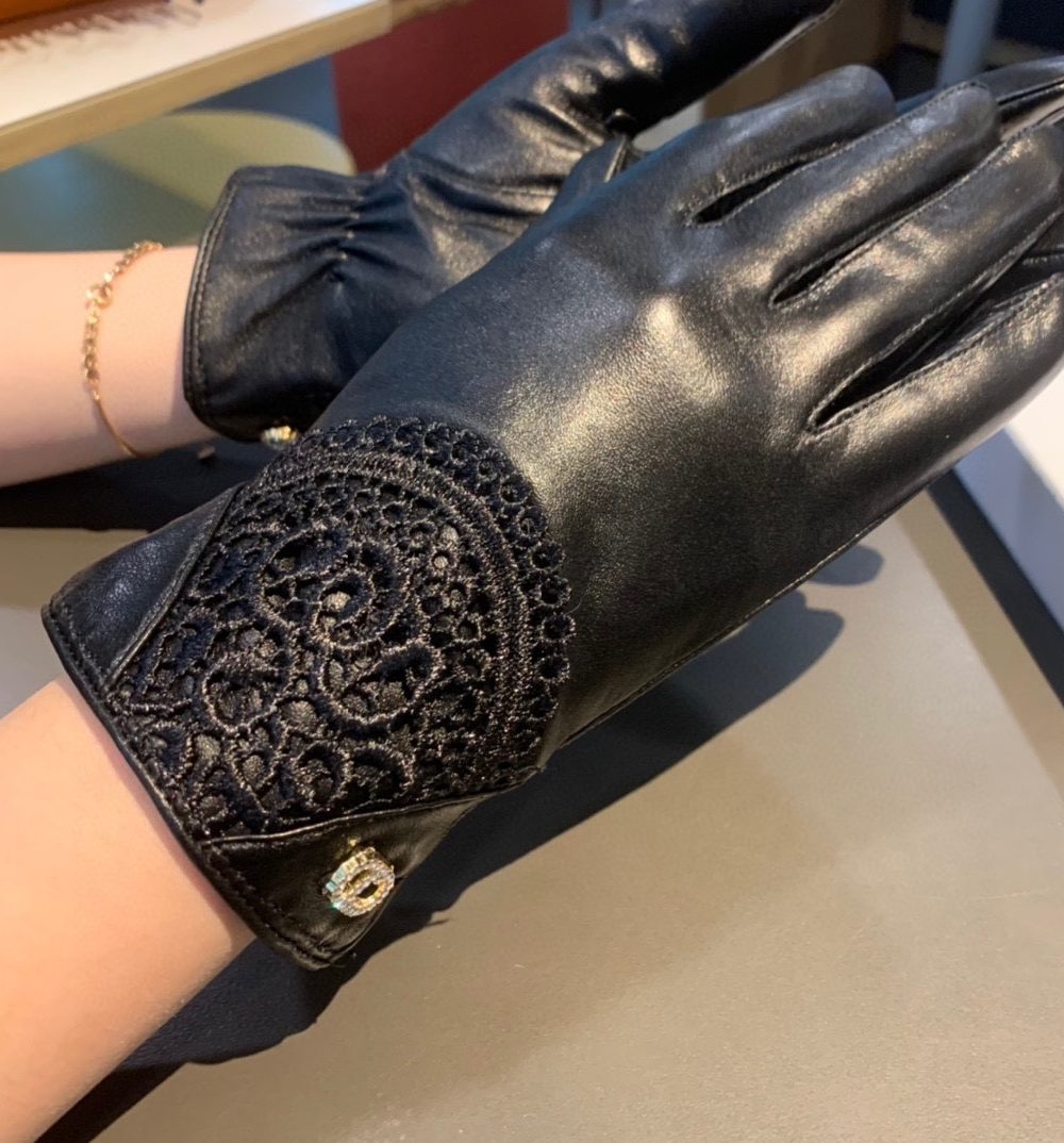 Dior Gloves In Black