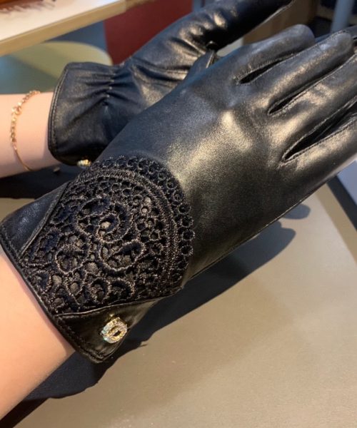 Dior Gloves In Black
