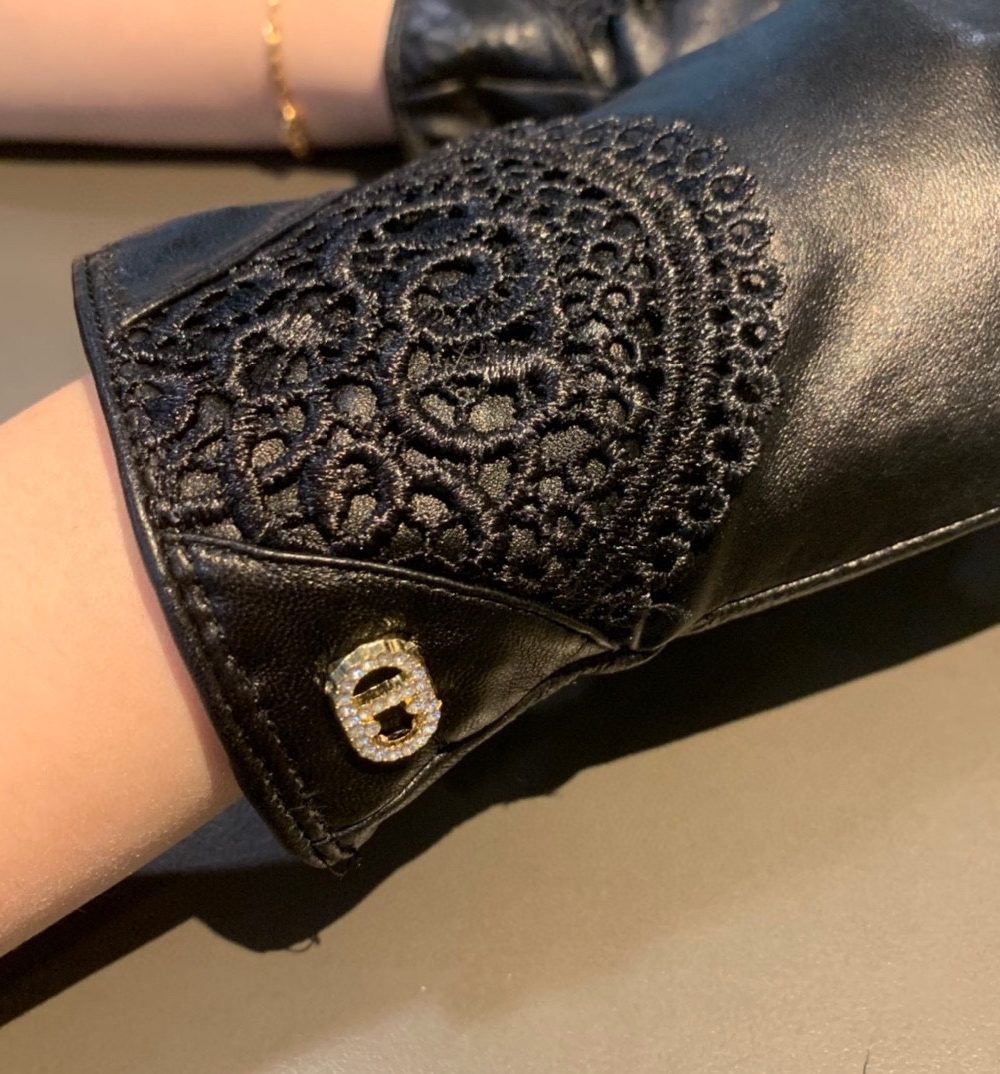 Dior Gloves In Black