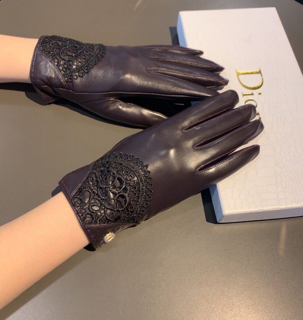 Dior Gloves In Dark Purple