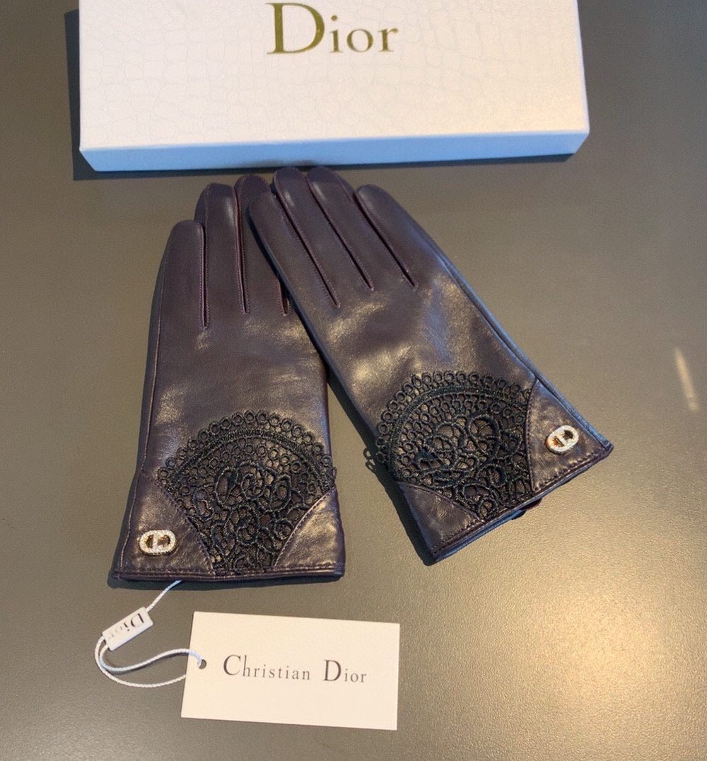 Dior Gloves In Dark Purple