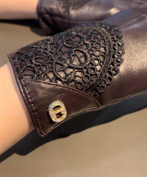 Dior Gloves In Dark Purple