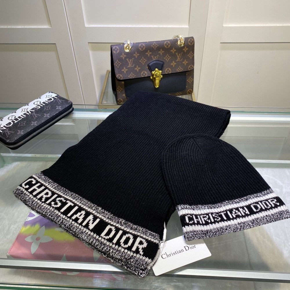 Dior Pompom Beanie & Scarf Set In Black  - Image 4