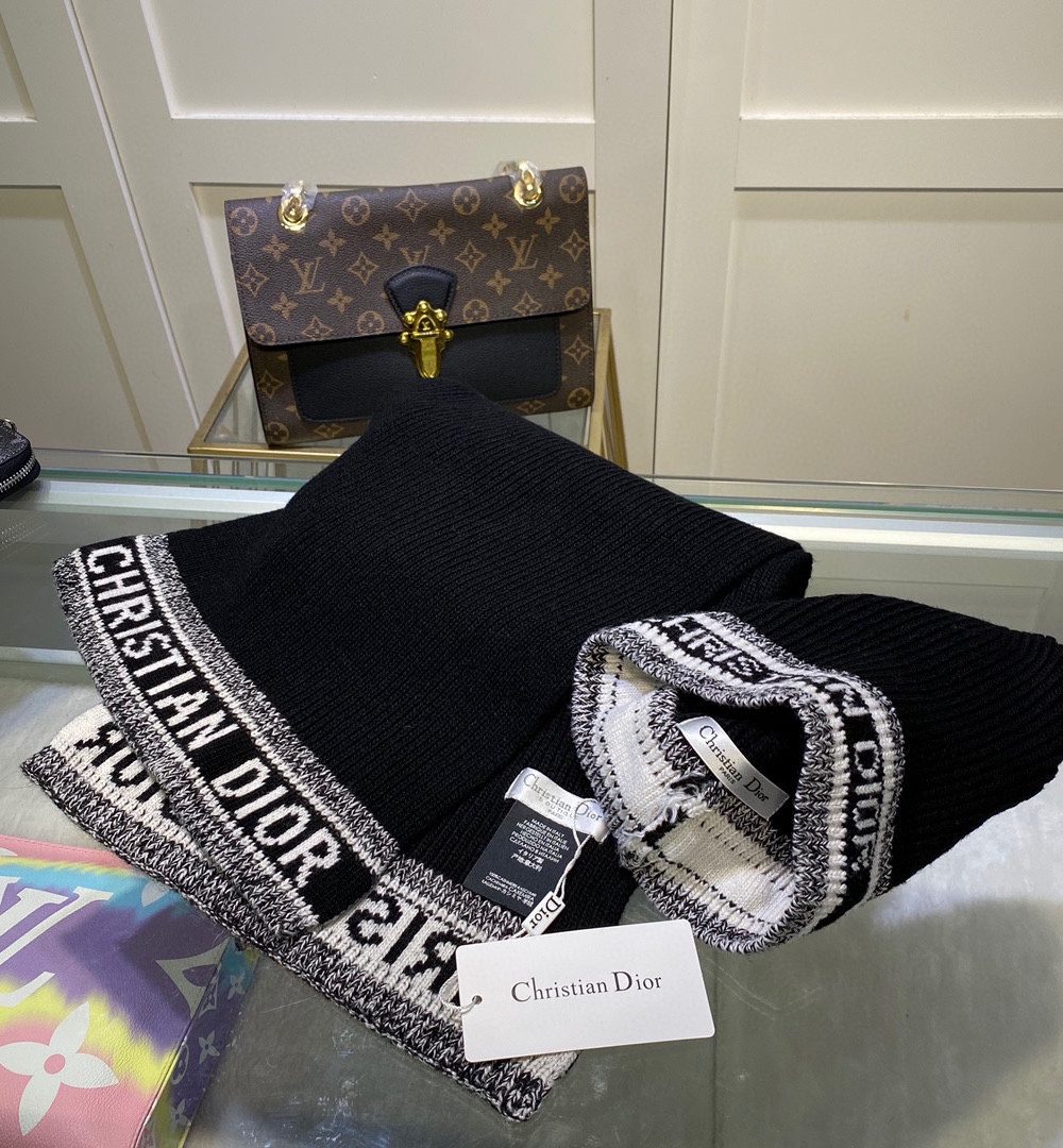 Dior Pompom Beanie & Scarf Set In Black 