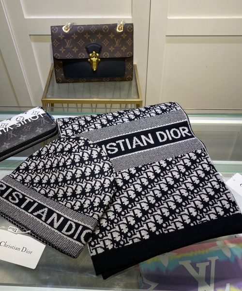 Dior Pompom Beanie & Scarf Set In Black 