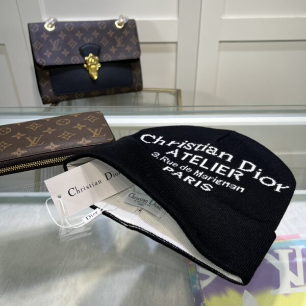Dior Pompom Beanie In Black